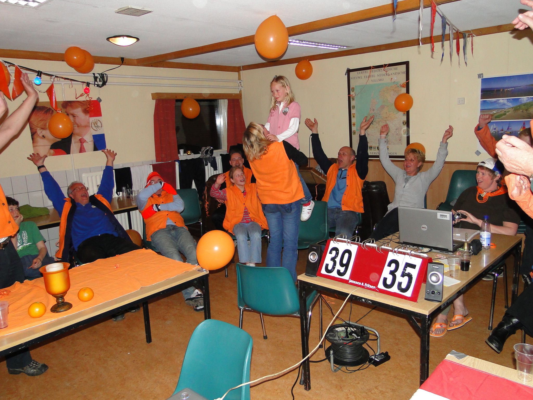 HWK 2010 350.jpg